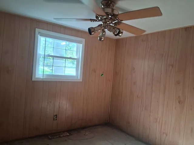 $180,000 | 1923 Bruning Drive, Wilmington, IL 60481