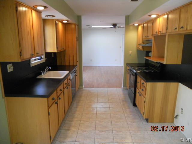 4045 Mauch Chunk Road Coplay, PA 18037 - Photo 4 of 12 Kitchen
