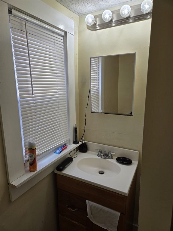 55-59 Margaret Street Springfield, MA 01105 - Photo 5 of 18