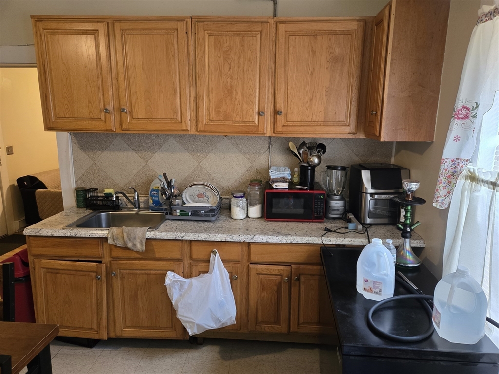 55-59 Margaret Street Springfield, MA 01105 - Photo 8 of 18