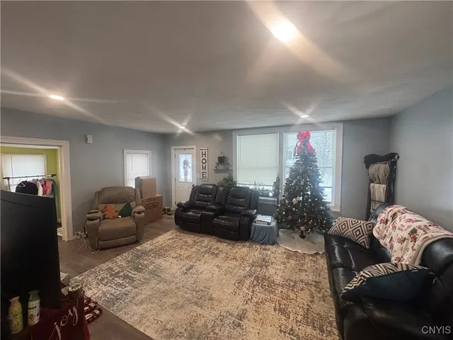 $139,900 | 249 Syracuse Avenue, Oswego, NY 13126