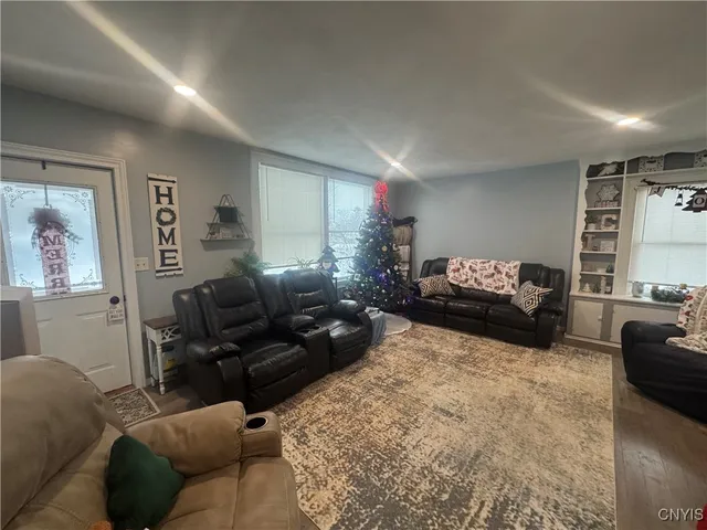 $139,900 | 249 Syracuse Avenue, Oswego, NY 13126