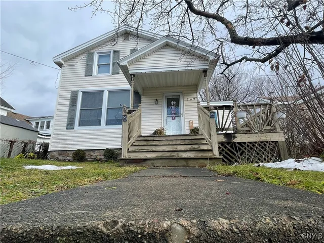 $139,900 | 249 Syracuse Avenue, Oswego, NY 13126
