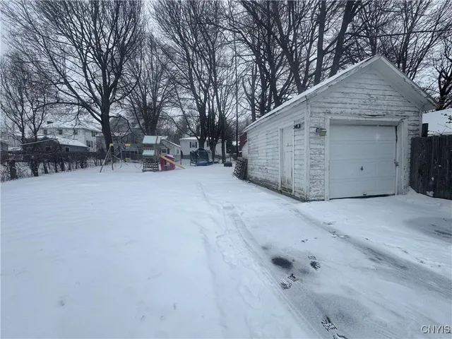 $139,900 | 249 Syracuse Avenue, Oswego, NY 13126