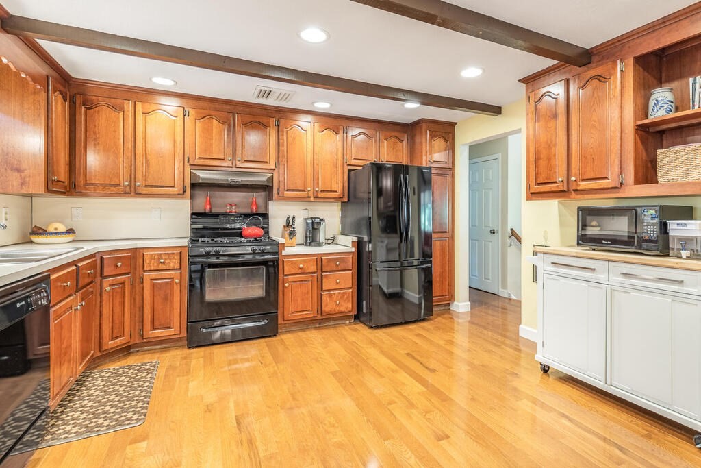 5 Rockland Road Danvers, MA 01923 - Photo 11 of 23 Gallery Image 11