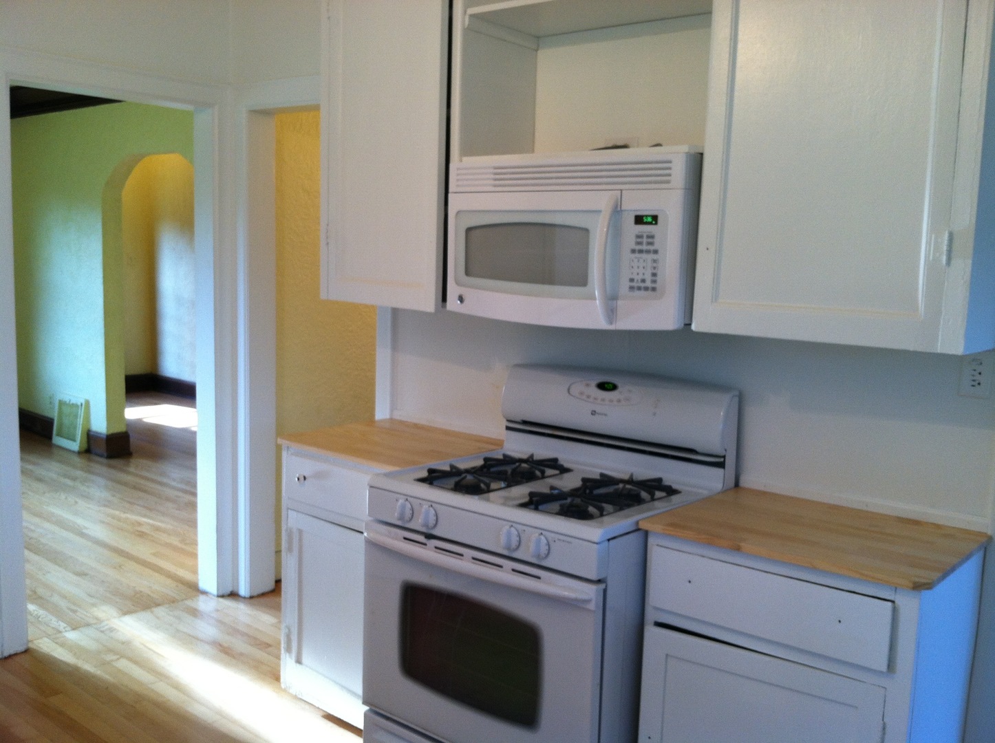 1561 North Gary Avenue Wheaton, IL 60187 - Photo 3 of 10