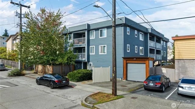 $3,000,000 | 910 North 95th Street, Seattle, WA 98103