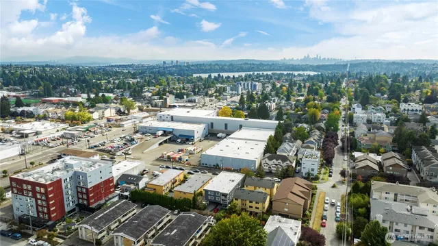 $3,000,000 | 910 North 95th Street, Seattle, WA 98103