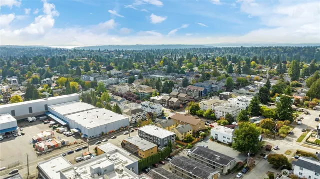 $3,000,000 | 910 North 95th Street, Seattle, WA 98103