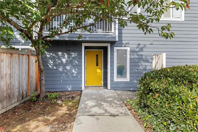 $3,000,000 | 910 North 95th Street, Seattle, WA 98103