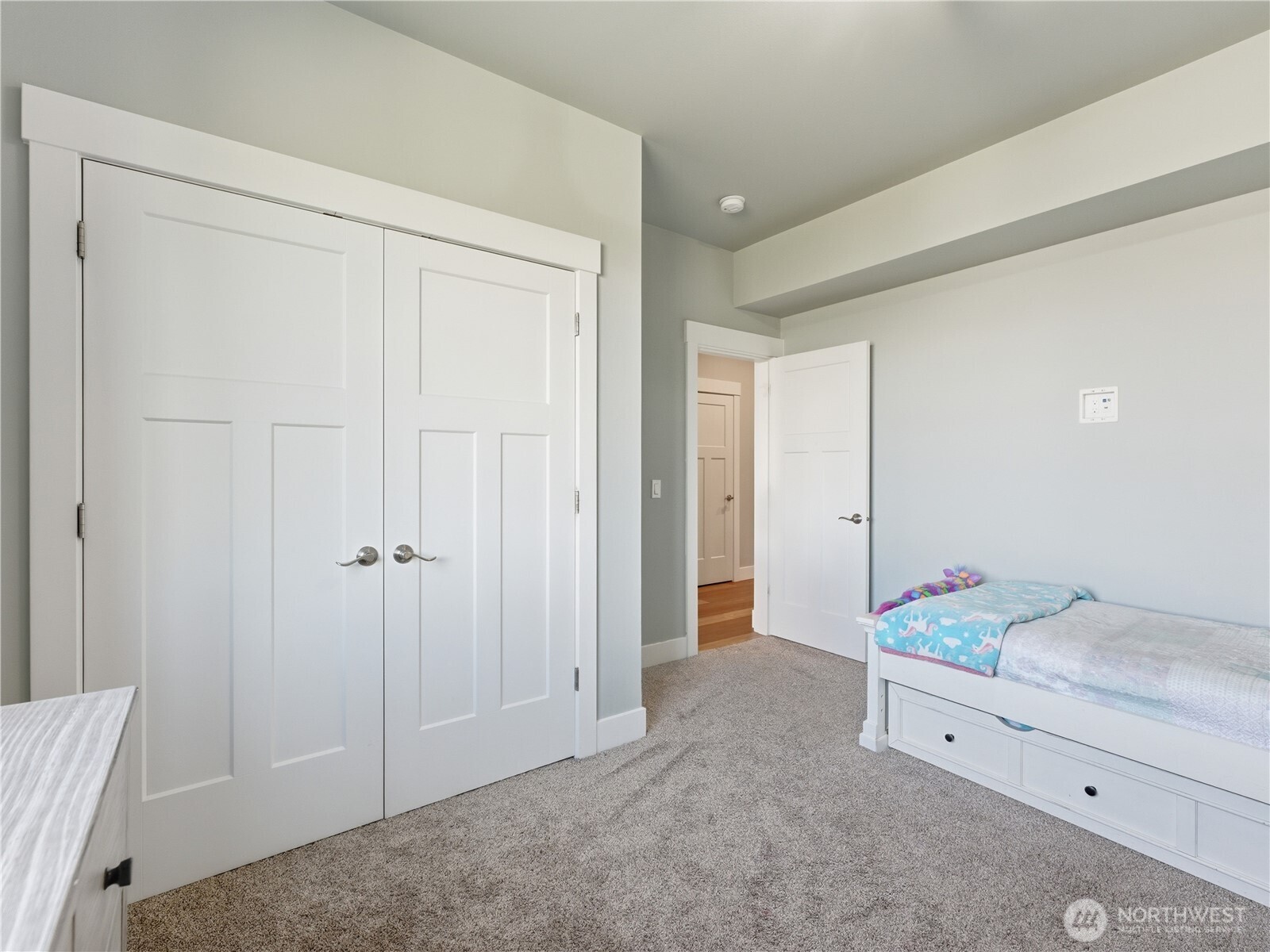 2128 McEldowney Road Malaga, WA 98828 - Photo 34 of 39 a spacious bathroom with a granite countertop sink and a mirror