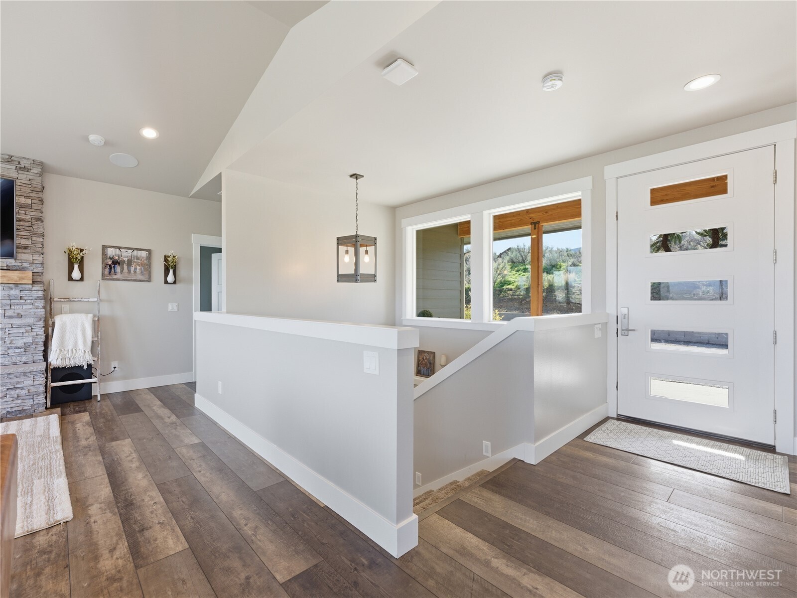 2128 McEldowney Road Malaga, WA 98828 - Photo 6 of 39 a view of livingroom with furniture wooden floor and window