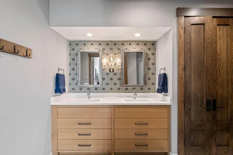 $1,329,000 | 100 Northeast 2nd Street, Unit A560, Minneapolis, MN 55413