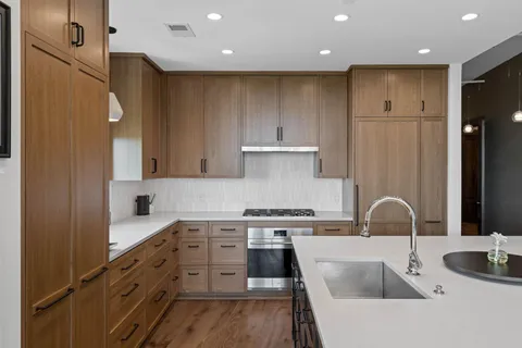 $1,329,000 | 100 Northeast 2nd Street, Unit A560, Minneapolis, MN 55413