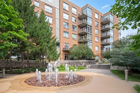 $1,329,000 | 100 Northeast 2nd Street, Unit A560, Minneapolis, MN 55413