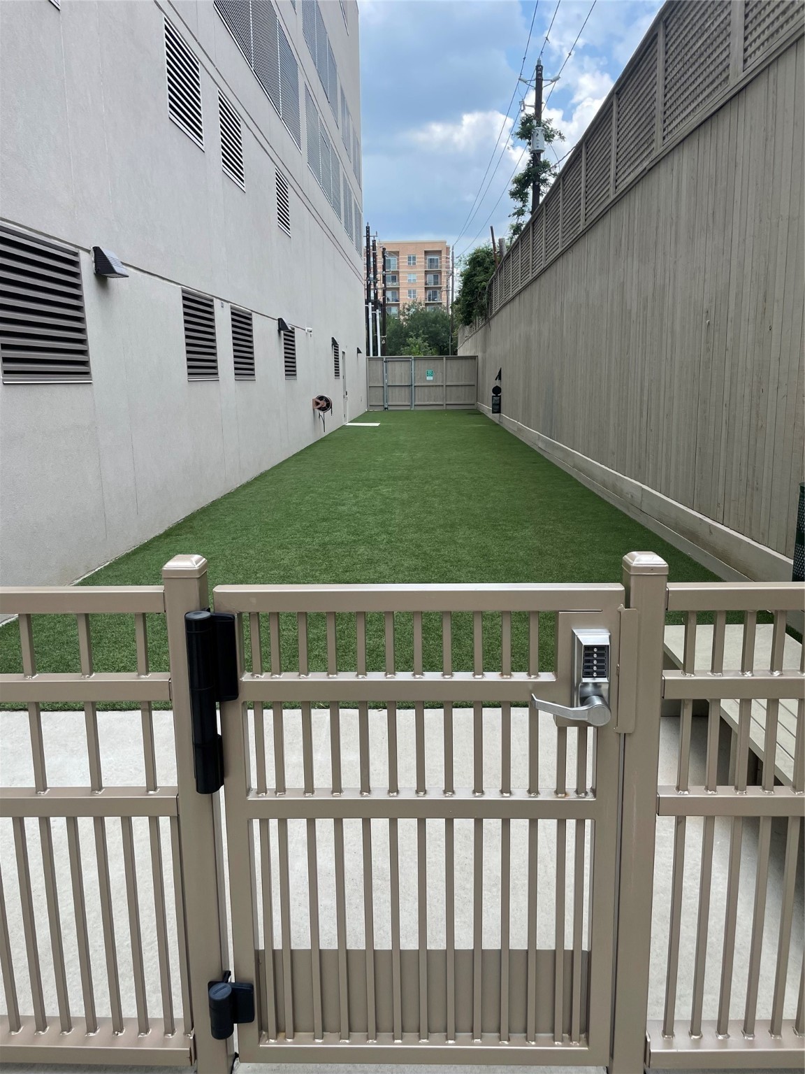 5656 San Felipe Street, Unit 1301 Houston, TX 77056 - Photo 20 of 30 a view of a black gate