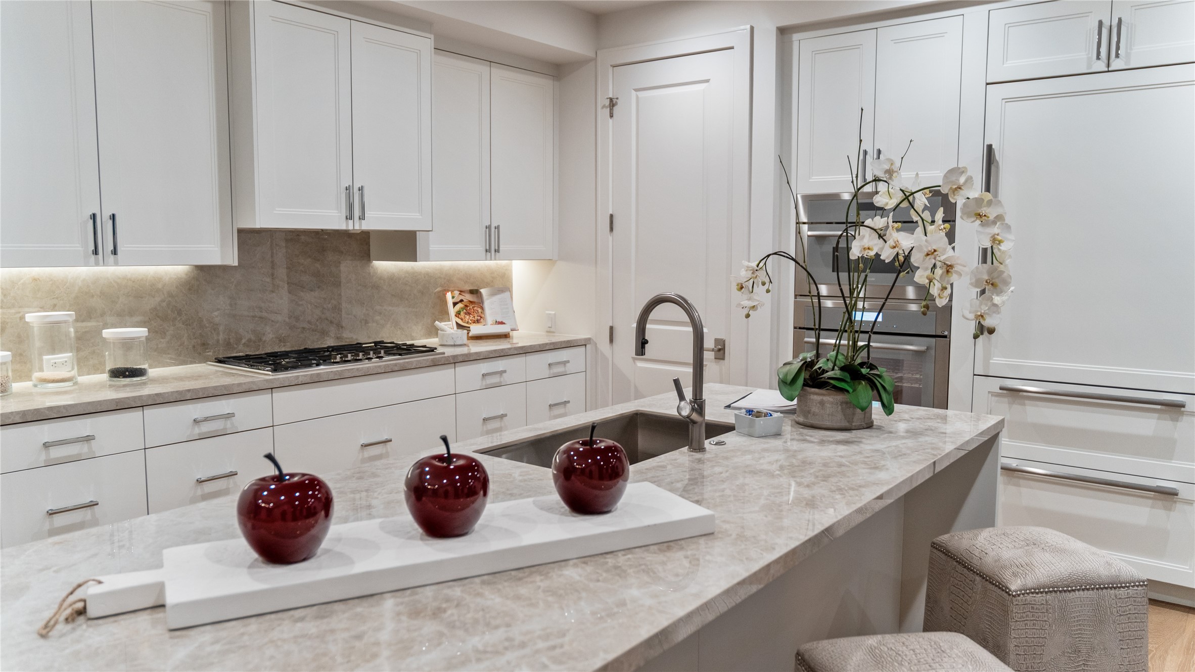 5656 San Felipe Street, Unit 1301 Houston, TX 77056 - Photo 10 of 30 a kitchen with a sink and cabinets