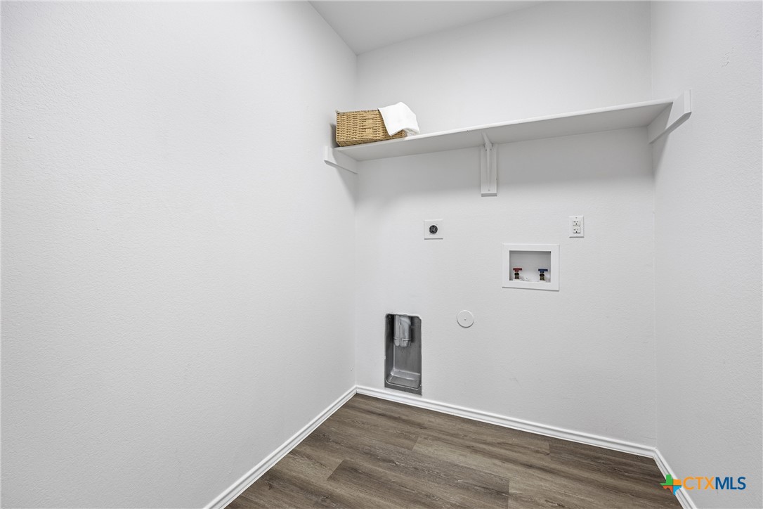 2114 Hamilton Lane Belton, TX 76513 - Photo 30 of 38 Laundry Room on main level