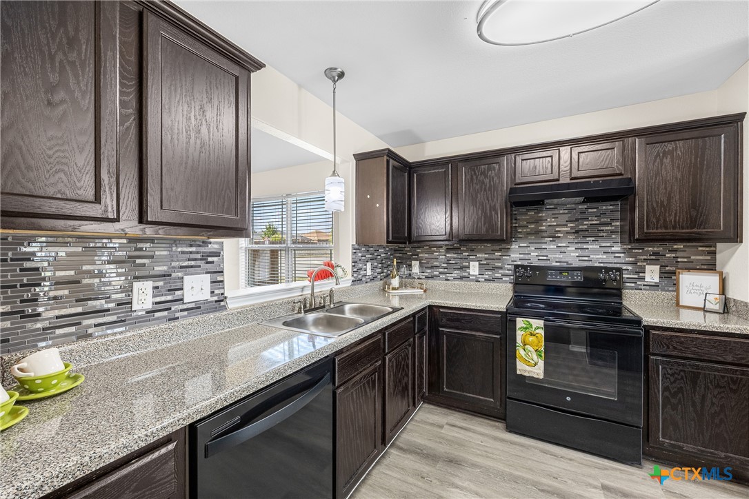 2114 Hamilton Lane Belton, TX 76513 - Photo 7 of 38