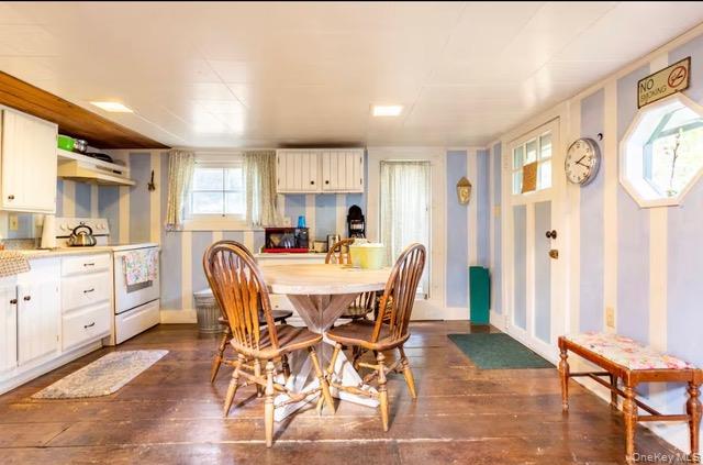65 Hedge Road East Patchogue, NY 11772 - Photo 16 of 21