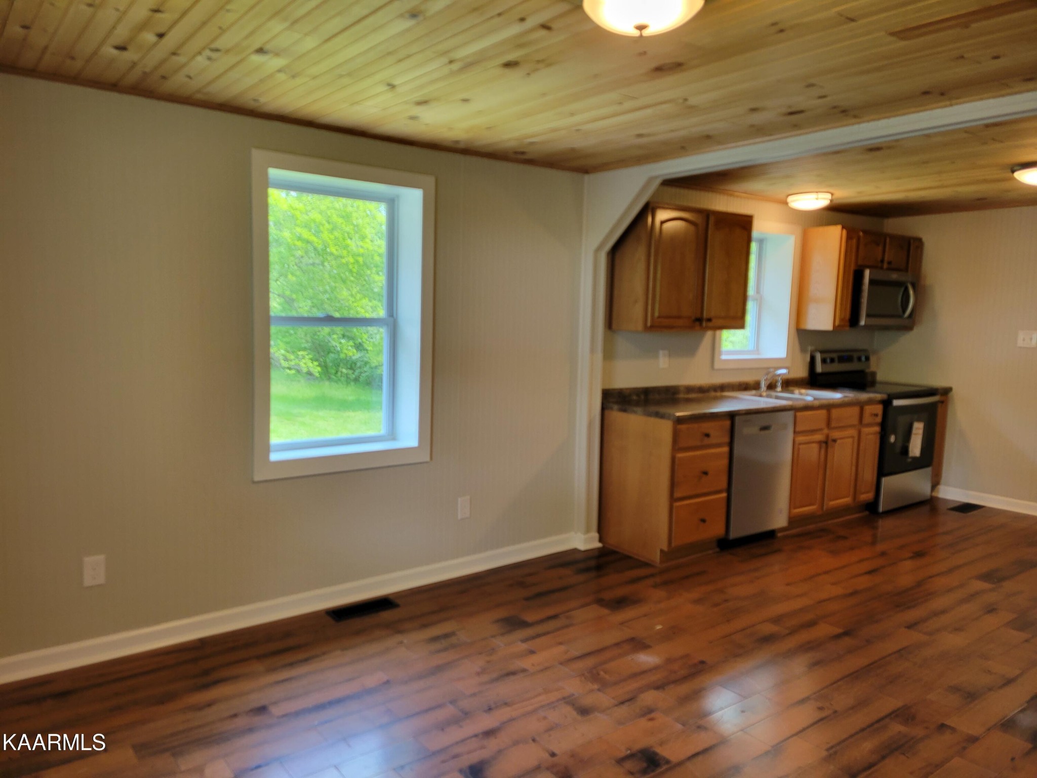 2208 Shields Ferry Road Morristown, TN 37814 - Photo 4 of 23 Gallery Image 4
