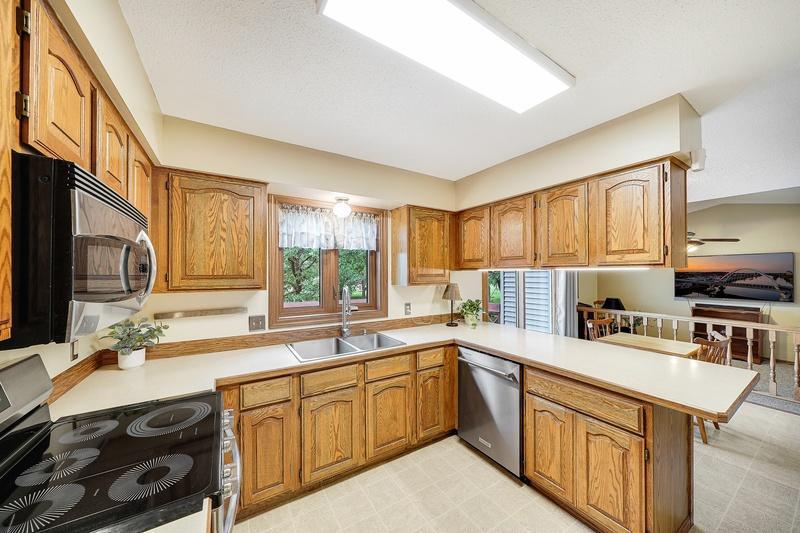14246 Dearborn Path Rosemount, MN 55068 - Photo 22 of 44