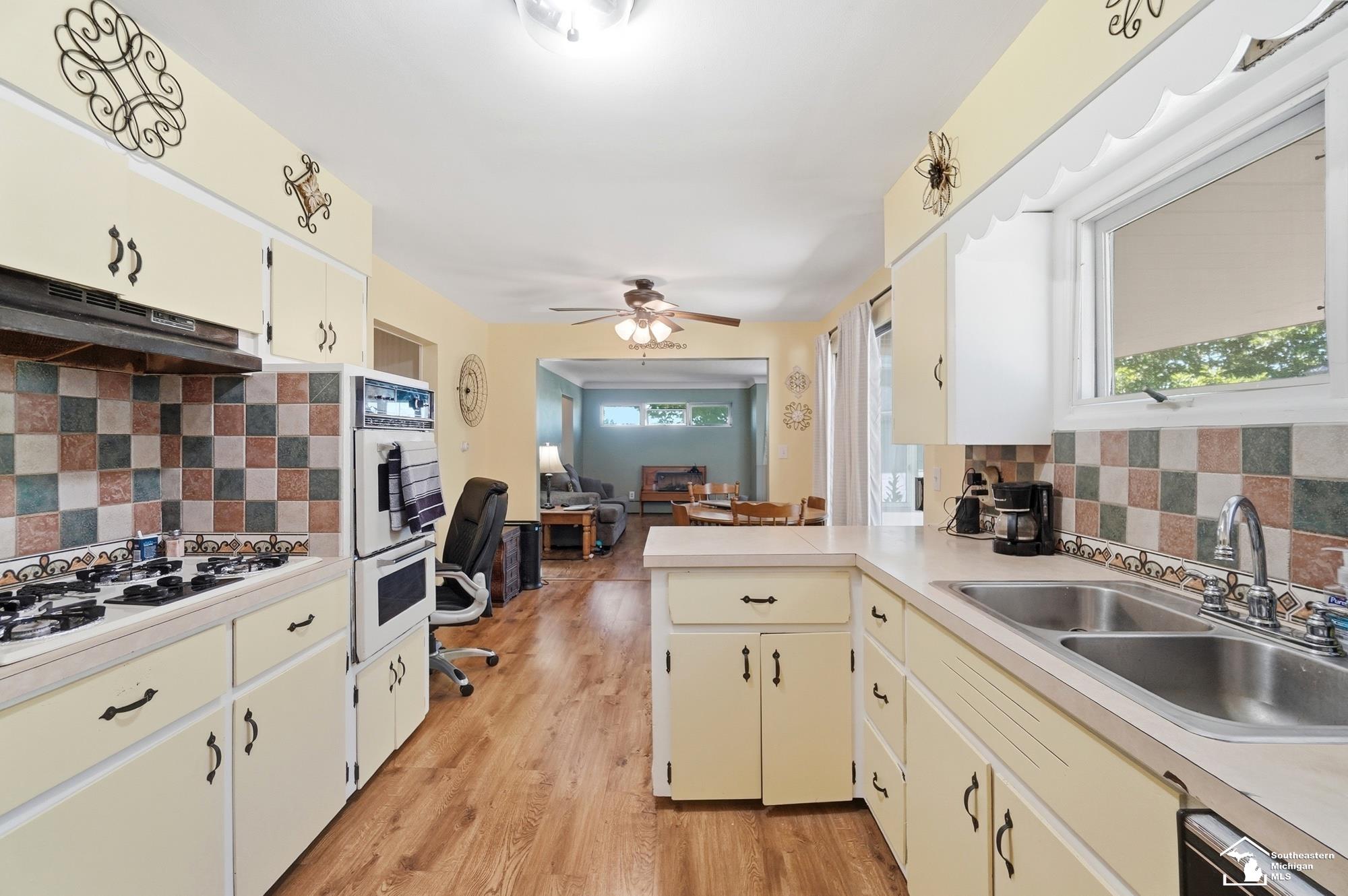 904 Custer Street Monroe, MI 48161 - Photo 22 of 42 50213237-de859a21-e3df-49cc-b09a-b9fc72740e28.JPG