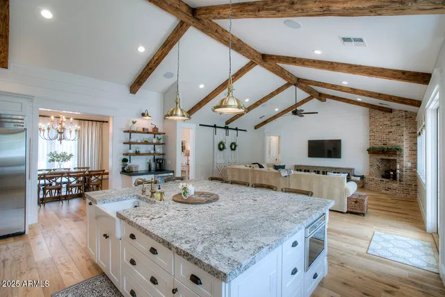 $20,000 | 4535 East Calle Ventura, Phoenix, AZ 85018