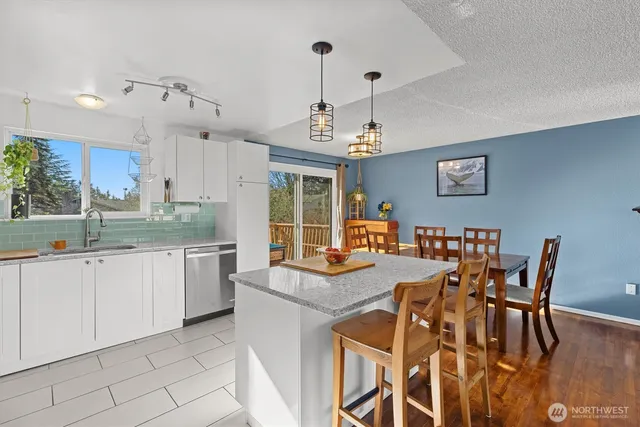 $845,000 | 4604 224th Place Southwest, Mountlake Terrace, WA 98043