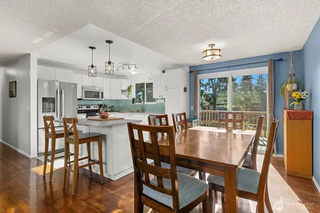 $845,000 | 4604 224th Place Southwest, Mountlake Terrace, WA 98043