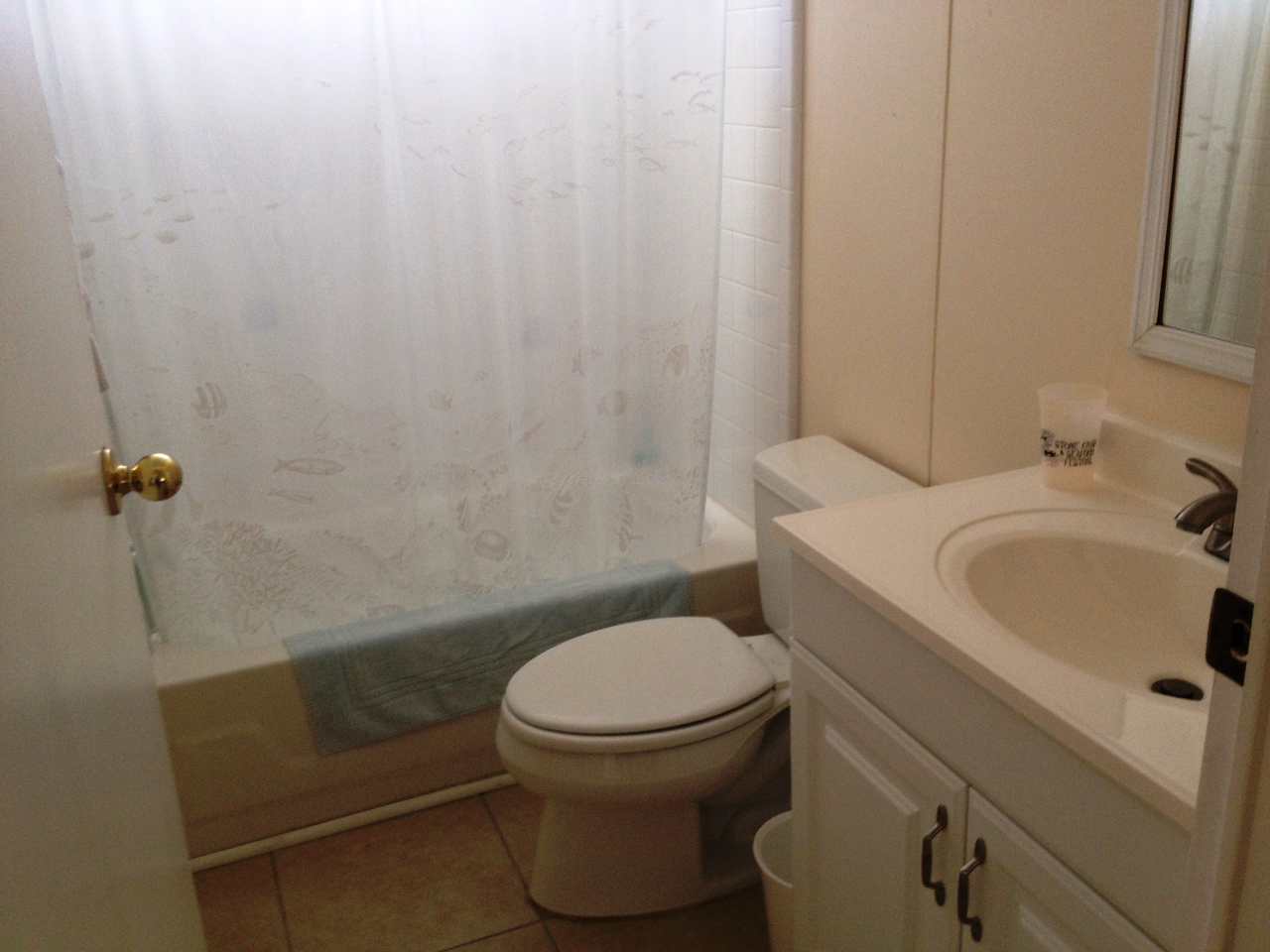 432 Bahia Honda Road Key Largo, FL 33037 - Photo 14 of 22 Guest Bath