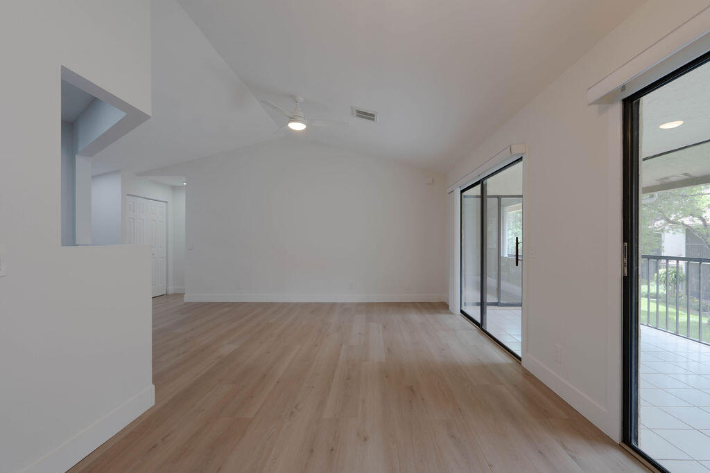 5710 Coach House Circle, Unit G Boca Raton, FL 33486 - Photo 9 of 24 DSC08395