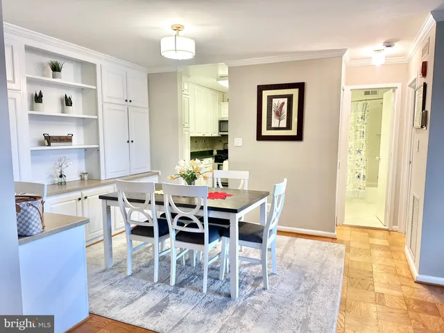 $285,000 | 4977 Battery Lane, Unit 1418, Bethesda, MD 20814