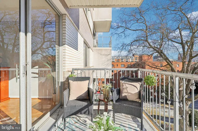 $285,000 | 4977 Battery Lane, Unit 1418, Bethesda, MD 20814