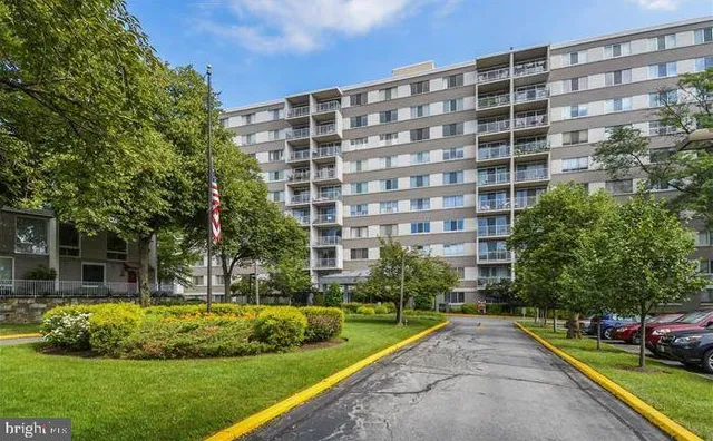 $285,000 | 4977 Battery Lane, Unit 1418, Bethesda, MD 20814