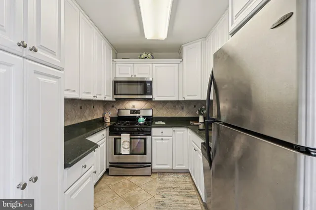 $285,000 | 4977 Battery Lane, Unit 1418, Bethesda, MD 20814