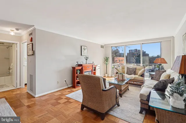 $285,000 | 4977 Battery Lane, Unit 1418, Bethesda, MD 20814