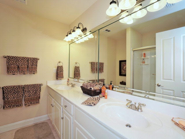 28250 Canal Road, Unit 604 Orange Beach, AL 36561 - Photo 21 of 33 East Guest Bath