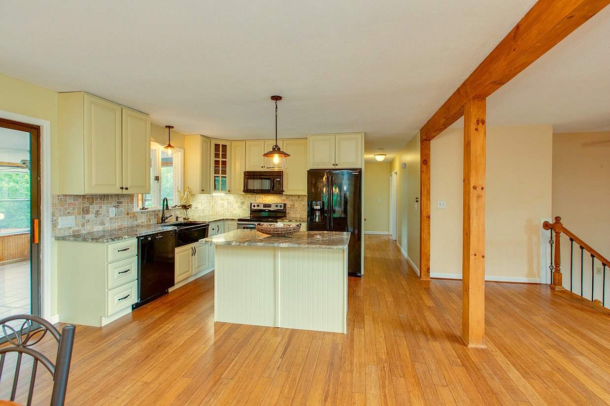 24 Hazen Road Bedford, NH 03110 - Photo 11 of 32 Gallery Image 11