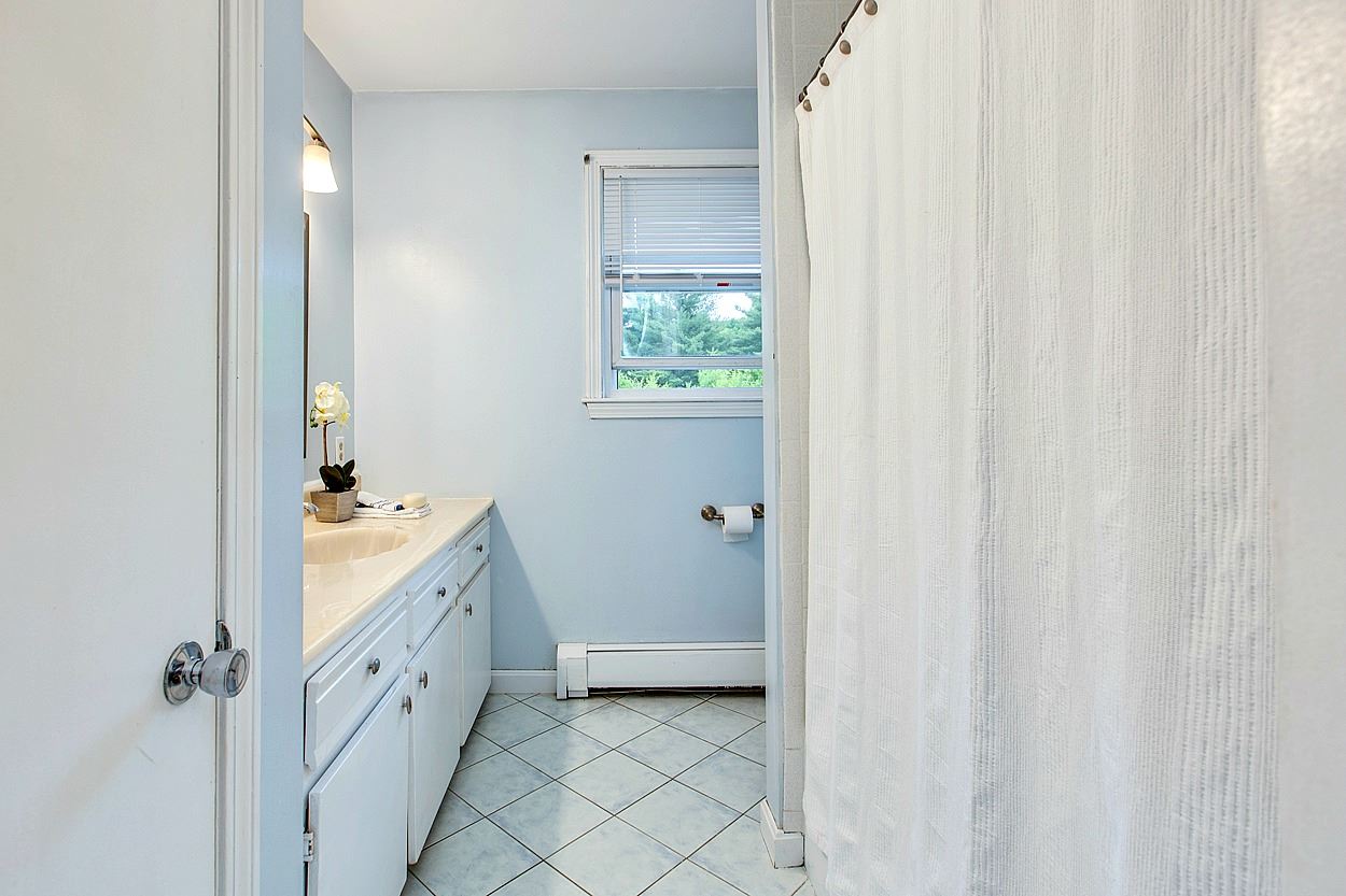 24 Hazen Road Bedford, NH 03110 - Photo 20 of 32 Gallery Image 20