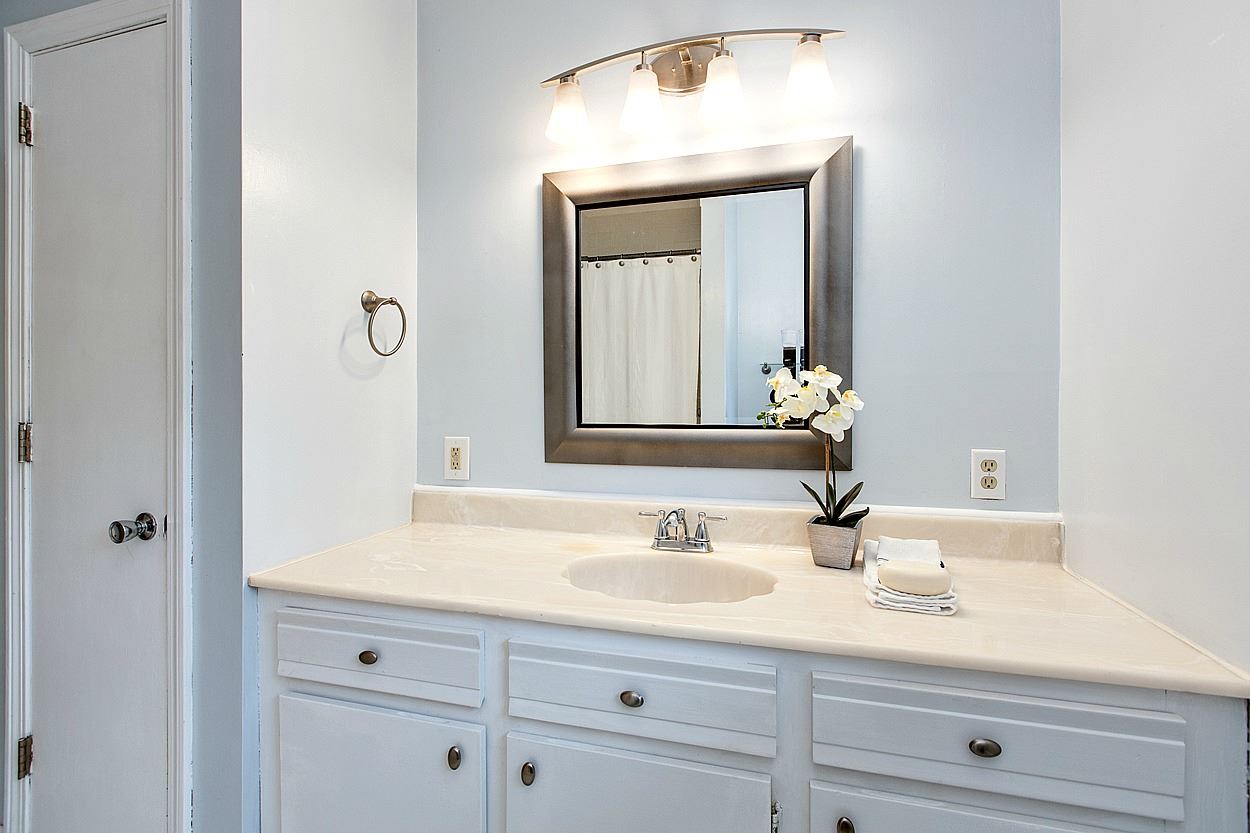 24 Hazen Road Bedford, NH 03110 - Photo 21 of 32 Gallery Image 21