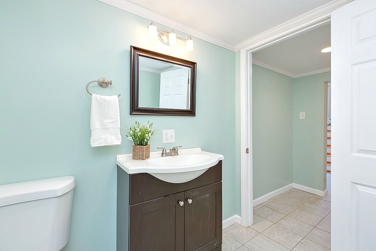 24 Hazen Road Bedford, NH 03110 - Photo 28 of 32 Gallery Image 28
