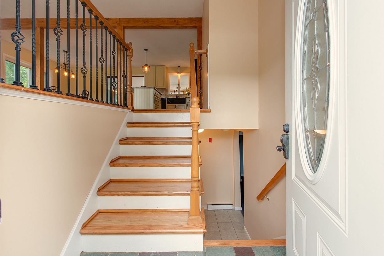 24 Hazen Road Bedford, NH 03110 - Photo 6 of 32 Gallery Image 6