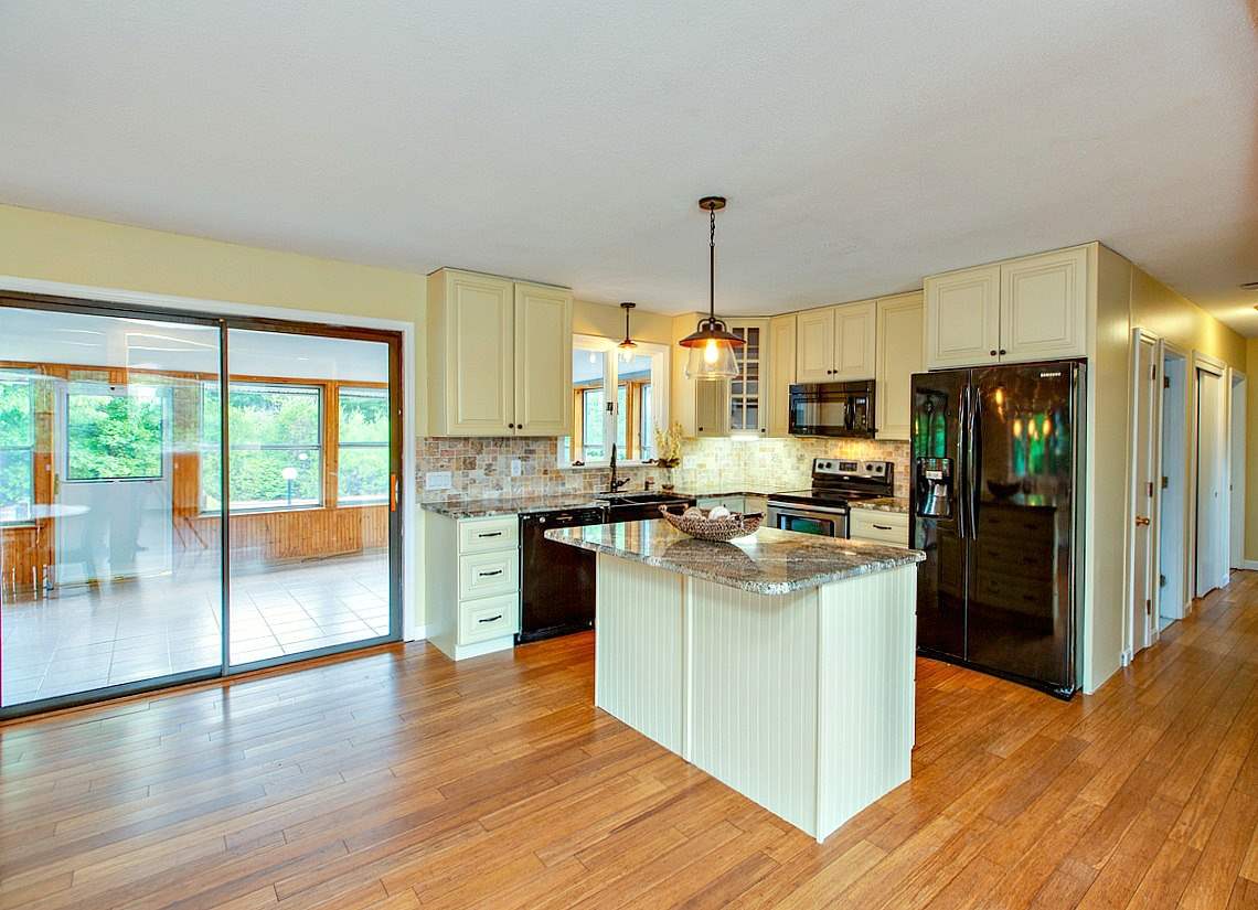24 Hazen Road Bedford, NH 03110 - Photo 10 of 32 Gallery Image 10