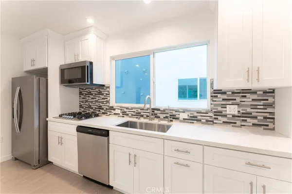 $2,695,000 | 6845 Haskell Avenue, Lake Balboa, CA 91406