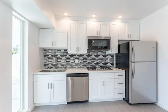 $2,695,000 | 6845 Haskell Avenue, Lake Balboa, CA 91406