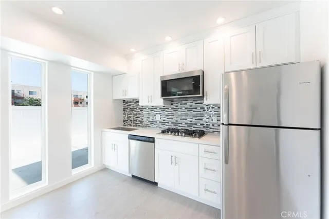 $2,695,000 | 6845 Haskell Avenue, Lake Balboa, CA 91406