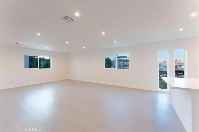 $2,695,000 | 6845 Haskell Avenue, Lake Balboa, CA 91406