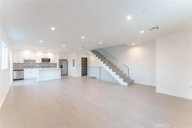 $2,695,000 | 6845 Haskell Avenue, Lake Balboa, CA 91406