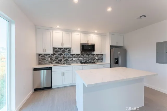 $2,695,000 | 6845 Haskell Avenue, Lake Balboa, CA 91406